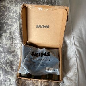 SKIMS 5-PACK ONYX FACE-MASKS